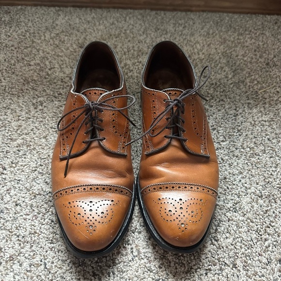 Allen Edmonds Tan Oxford Leather Shoes with Broguing - Picture 1 of 8